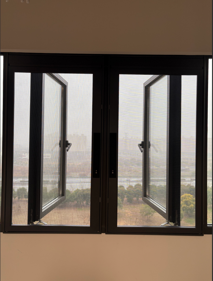 上海匯福家園健康里老房翻新**：韋柏口袋平開防護紗窗，安全通透一步到位